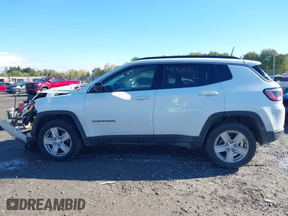 ✅ 2022 Jeep Compass Latitude • VIN: 3C4NJDBB3NT176785 • Lot: 43361631. Listed on IAAI with 22,928 mi. Free auction sales archive from the USA and detailed vehicle history report at DreamBid. Image 14.