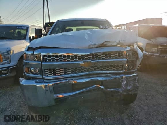✅ 2019 Chevrolet Silverado 2500HD Work Truck • VIN: 1GC1CREG1KF210158 • Лот: 86877065. Опубликован ранее на Copart с пробегом 33 987 миль. Бесплатный доступ к архиву аукционных продаж из США и подробный отчёт об истории автомобиля на DreamBid. Изображение 5.