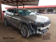✅ 2021 Jeep Cherokee Latitude Lux • VIN: 1C4PJMMX4MD191222 • Lot: 42791476. Wystawiony na IAAI z przebiegiem 79 066 mil. Bezpłatny archiwum sprzedaży aukcyjnych z USA i szczegółowy raport historii pojazdu na DreamBid. Zdjęcie 1.
