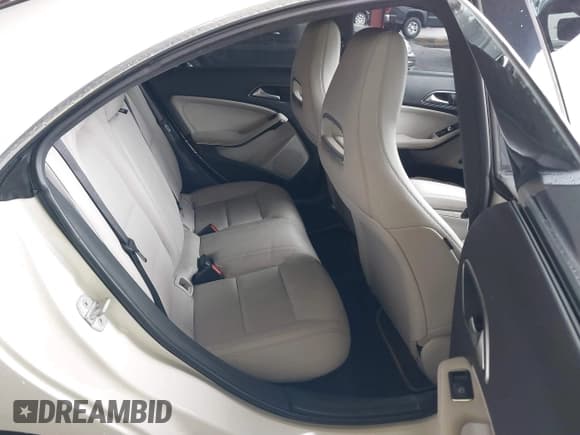 ✅ 2014 Mercedes-Benz CLA 250 • VIN: WDDSJ4GB0EN158424 • Lot: 42197940. Listed on IAAI with 91,821 mi. Free auction sales archive from the USA and detailed vehicle history report at DreamBid. Image 8.