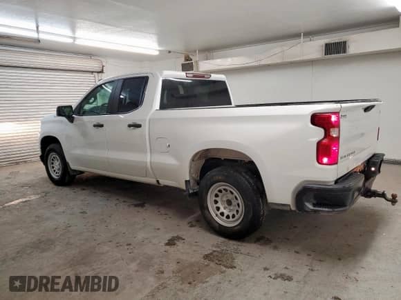 2021 Chevrolet Silverado 1500 Work Truck z VIN 1GCRWAEF6MZ338397, wystawiony jako Copart lot #83766495 z przebiegiem 18 491 mil mil oraz Czysty tytuł • Clean title. Historia ofert i sprzedaży dostępna na DreamBid. Obrazek 2.