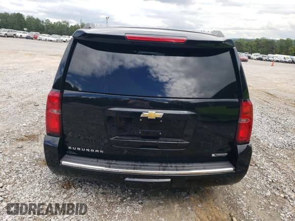 ✅ 2017 Chevrolet Suburban Premier • VIN: 1GNSKJKCXHR293937 • Lot: 73501094. Wystawiony na Copart z przebiegiem 76 240 mil. Bezpłatny archiwum sprzedaży aukcyjnych z USA i szczegółowy raport historii pojazdu na DreamBid. Zdjęcie 6.