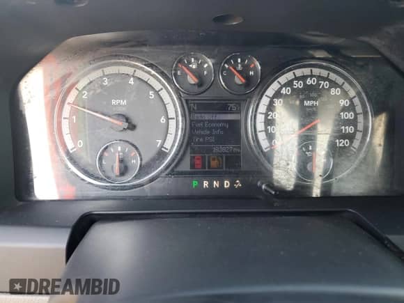 2010 Dodge 1500 ST z VIN 1D7RB1GP9AS209579, wystawiony jako Copart lot #72497204 z przebiegiem 183 827 mil mil oraz Czysty tytuł • Clean title. Historia ofert i sprzedaży dostępna na DreamBid. Obrazek 9.