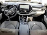 ✅ 2024 Toyota Highlander Hybrid Platinum • VIN: 5TDEBRCH6RS643405 • Лот: 70586345. Опубликован ранее на Copart с пробегом 46 618 миль. Бесплатный доступ к архиву аукционных продаж из США и подробный отчёт об истории автомобиля на DreamBid. Изображение 8.