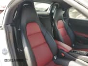 ✅ 2019 Porsche 718 Boxster • VIN: WP0CA2A83KS211338 • Lot: 79121834. Wystawiony na Copart z przebiegiem Nie podano. Bezpłatny archiwum sprzedaży aukcyjnych z USA i szczegółowy raport historii pojazdu na DreamBid. Zdjęcie 10.