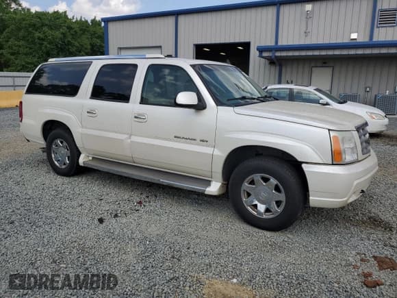 ✅ 2006 Cadillac Escalade ESV • VIN: 3GYFK66N16G120432 • Lot: 55396625. Listed on Copart with 120,434 mi. Free auction sales archive from the USA and detailed vehicle history report at DreamBid. Image 4.