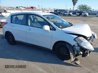 ✅ 2012 Nissan Versa S • VIN: 3N1BC1CP9CL364605 • Лот: 43624005. Опубликован ранее на IAAI с пробегом 131 156 миль. Бесплатный доступ к архиву аукционных продаж из США и подробный отчёт об истории автомобиля на DreamBid. Изображение 1.