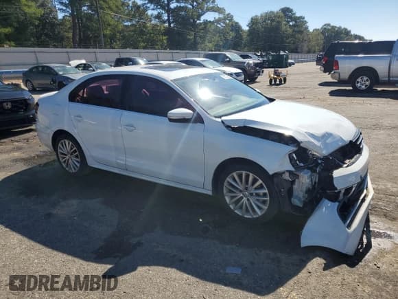 ✅ 2016 Volkswagen Jetta SEL • VIN: 3VWL07AJ7GM377510 • Lot: 91570255. Listed on Copart with 121,561 mi. Free auction sales archive from the USA and detailed vehicle history report at DreamBid. Image 4.