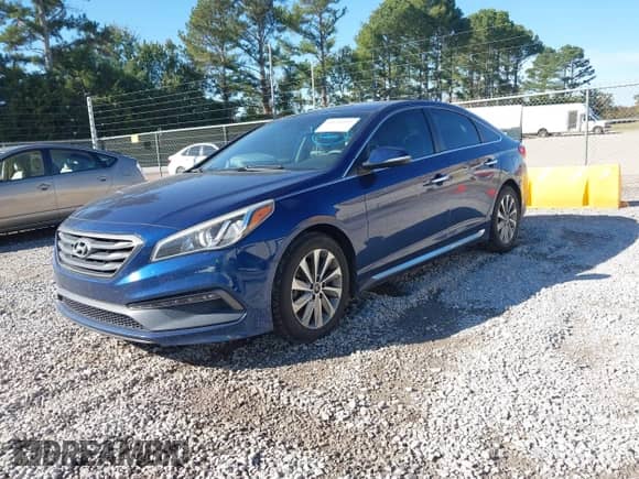 2016 Hyundai Sonata Sport z VIN 5NPE34AF2GH425045, wystawiony jako IAAI lot #43610513 z przebiegiem 115 687 mil mil oraz . Historia ofert i sprzedaży dostępna na DreamBid. Obrazek 2.