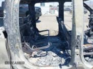 ✅ 2020 Chevrolet Silverado 1500 RST • VIN: 1GCUYEED4LZ257536 • Lot: 42428290. Wystawiony na IAAI z przebiegiem Nie podano. Bezpłatny archiwum sprzedaży aukcyjnych z USA i szczegółowy raport historii pojazdu na DreamBid. Zdjęcie 8.