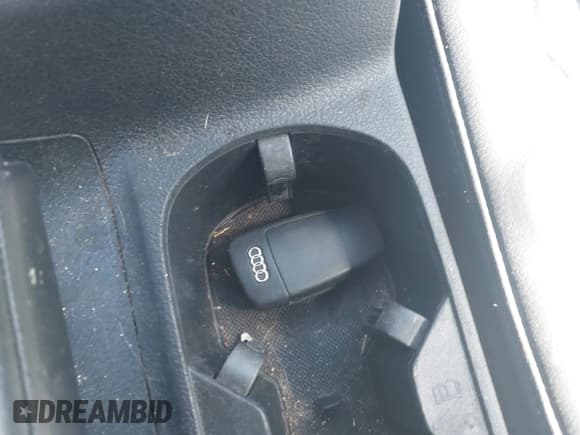 ✅ 2008 Audi A4 3.2L • VIN: WAUDH78E88A154574 • Лот: 43061448. Опубликован ранее на IAAI с пробегом 147 478 миль. Бесплатный доступ к архиву аукционных продаж из США и подробный отчёт об истории автомобиля на DreamBid. Изображение 11.