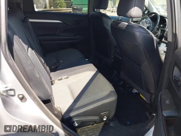 ✅ 2015 Toyota Highlander LE Plus • VIN: 5TDZKRFH4FS057522 • Lot: 43135058. Listed on IAAI with 194,125 mi. Free auction sales archive from the USA and detailed vehicle history report at DreamBid. Image 8.