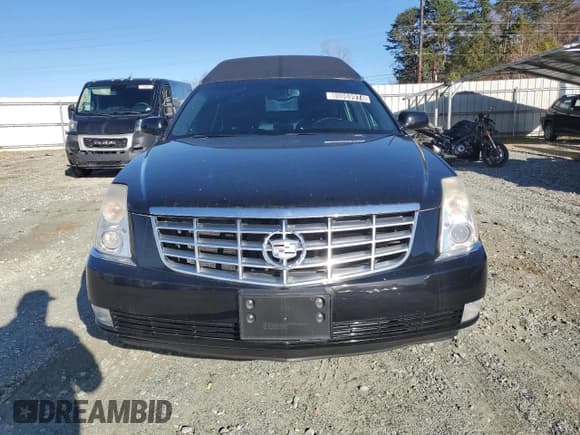 ✅ 2007 Cadillac DTS Professional • VIN: 1GEEH06Y07U500844 • Lot: 80069974. Wystawiony na Copart z przebiegiem 83 033 mil. Bezpłatny archiwum sprzedaży aukcyjnych z USA i szczegółowy raport historii pojazdu na DreamBid. Zdjęcie 5.