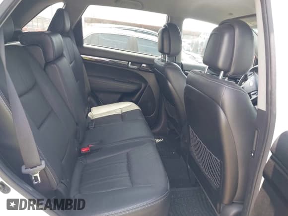 ✅ 2013 Kia Sorento EX • VIN: 5XYKU3A62DG375423 • Lot: 42254621. Listed on IAAI with 86,404 mi. Free auction sales archive from the USA and detailed vehicle history report at DreamBid. Image 8.