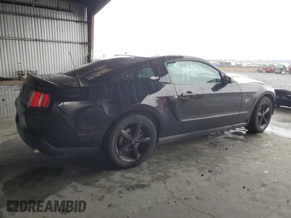 ✅ 2010 Ford Mustang GT • VIN: 1ZVBP8CH2A5136765 • Лот: 82429295. Опубликован ранее на Copart с пробегом 120 913 миль. Бесплатный доступ к архиву аукционных продаж из США и подробный отчёт об истории автомобиля на DreamBid. Изображение 3.