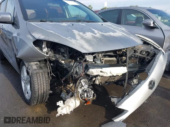 ✅ 2014 Mazda 5 Sport • VIN: JM1CW2BL4E0177348 • Lot: 43677628. Wystawiony na IAAI z przebiegiem 135 233 mil. Bezpłatny archiwum sprzedaży aukcyjnych z USA i szczegółowy raport historii pojazdu na DreamBid. Zdjęcie 6.