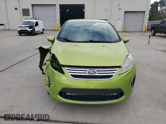 ✅ 2012 Ford Fiesta SE • VIN: 3FADP4BJ1CM139796 • Lot: 84748865. Wystawiony na Copart z przebiegiem 114 164 mil. Bezpłatny archiwum sprzedaży aukcyjnych z USA i szczegółowy raport historii pojazdu na DreamBid. Zdjęcie 5.