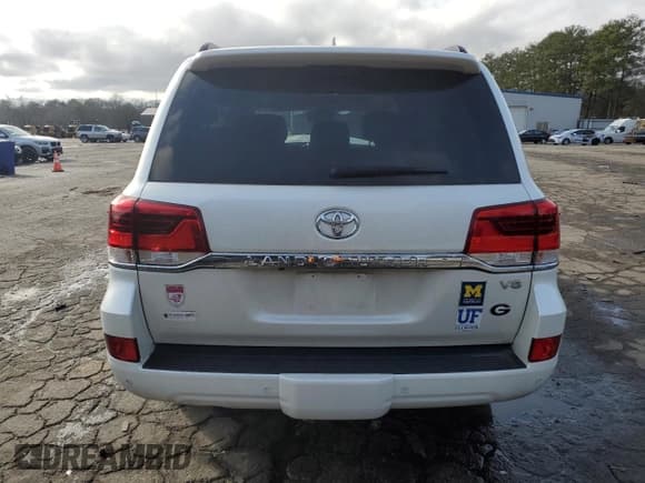 ✅ 2021 Toyota Land Cruiser • VIN: JTMCY7AJ8M4103848 • Lot: 89397515. Listed on Copart with 40,768 mi. Free auction sales archive from the USA and detailed vehicle history report at DreamBid. Image 6.