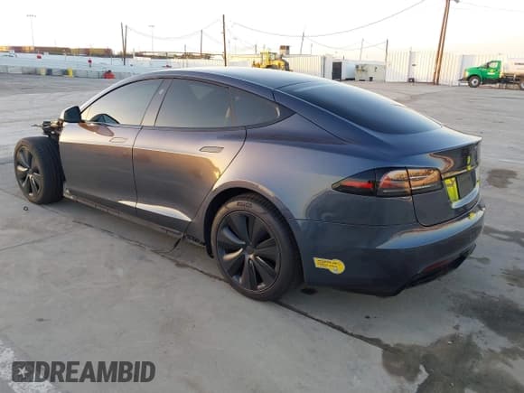 ✅ 2022 Tesla Model S • VIN: 5YJSA1E59NF491029 • Lot: 43756895. Wystawiony na IAAI z przebiegiem 42 897 mil. Bezpłatny archiwum sprzedaży aukcyjnych z USA i szczegółowy raport historii pojazdu na DreamBid. Zdjęcie 3.