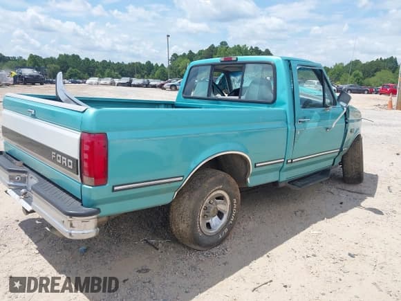 ✅ 1995 Ford F-150 • VIN: 1FTEF15N8SLC07056 • Лот: 42701405. Опубликован ранее на IAAI с пробегом Не указан. Бесплатный доступ к архиву аукционных продаж из США и подробный отчёт об истории автомобиля на DreamBid. Изображение 4.