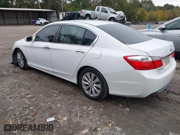 ✅ 2015 Honda Accord EX-L • VIN: 1HGCR2F83FA110329 • Lot: 43563277. Listed on IAAI with 131,121 mi. Free auction sales archive from the USA and detailed vehicle history report at DreamBid. Image 3.