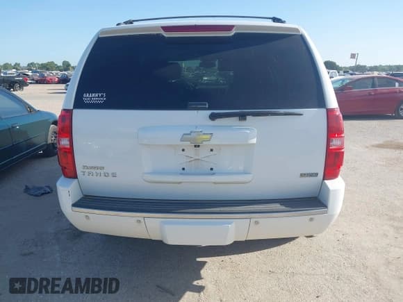 ✅ 2011 Chevrolet Tahoe LTZ • VIN: 1GNSCCE03BR397672 • Lot: 42775981. Listed on IAAI with 210,316 mi. Free auction sales archive from the USA and detailed vehicle history report at DreamBid. Image 16.