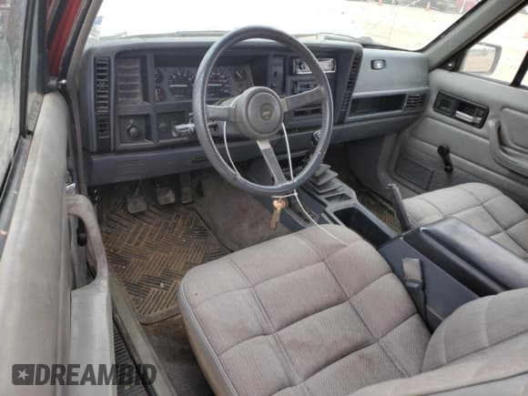 ✅ 1993 Jeep Cherokee Sport • VIN: 1J4FJ67S6PL580133 • Lot: 43230005. Wystawiony na Copart z przebiegiem 122 173 mil. Bezpłatny archiwum sprzedaży aukcyjnych z USA i szczegółowy raport historii pojazdu na DreamBid. Zdjęcie 8.