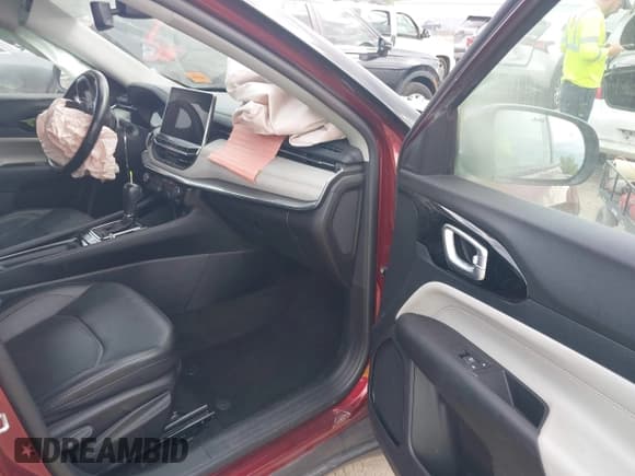 ✅ 2022 Jeep Compass Limited • VIN: 3C4NJDCB8NT108917 • Lot: 43103913. Listed on IAAI with 40,586 mi. Free auction sales archive from the USA and detailed vehicle history report at DreamBid. Image 5.