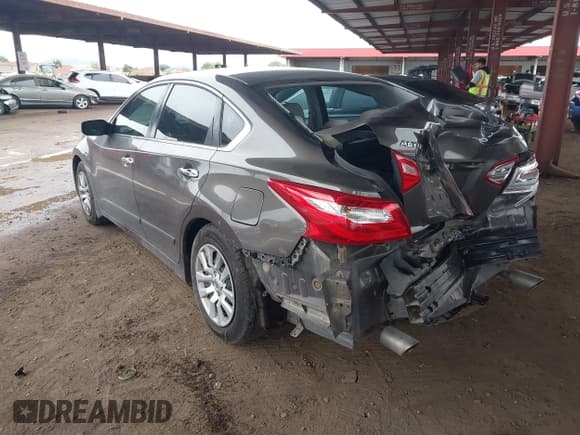 ✅ 2016 Nissan Altima S • VIN: 1N4AL3AP2GN333098 • Lot: 43716060. Listed on IAAI with 125,333 mi. Free auction sales archive from the USA and detailed vehicle history report at DreamBid. Image 3.