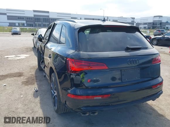 ✅ 2024 Audi SQ5 Premium Plus • VIN: WA1B4AFY8R2023134 • Lot: 43447041. Wystawiony na IAAI z przebiegiem 16 154 mil. Bezpłatny archiwum sprzedaży aukcyjnych z USA i szczegółowy raport historii pojazdu na DreamBid. Zdjęcie 3.