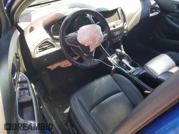 2019 Chevrolet Cruze Premier z VIN 1G1BF5SM0K7116421, wystawiony jako Copart lot #53355425 z przebiegiem 92 073 mil mil oraz Szkoda całkowita • Salvage title. Historia ofert i sprzedaży dostępna na DreamBid. Obrazek 8.