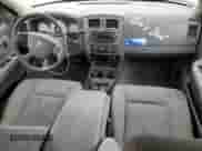 2007 Dodge Dakota SLT z VIN 1D7HW48K27S147617, wystawiony jako Copart lot #74064254 z przebiegiem 150 069 mil mil oraz Czysty tytuł • Clean title. Historia ofert i sprzedaży dostępna na DreamBid. Obrazek 8.