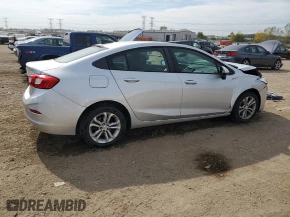 ✅ 2019 Chevrolet Cruze LS • VIN: 1G1BC5SM0K7138783 • Lot: 84916275. Listed on Copart with 145,810 mi. Free auction sales archive from the USA and detailed vehicle history report at DreamBid. Image 3.