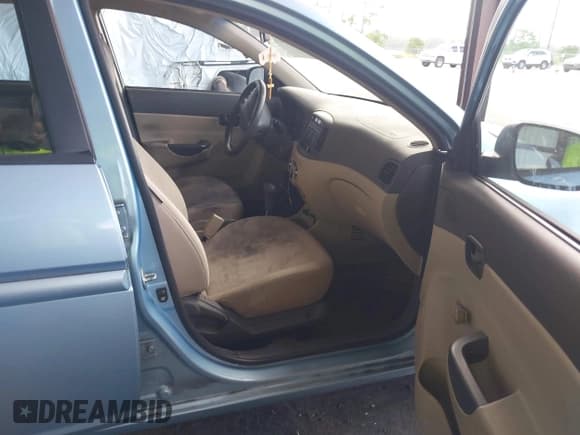 ✅ 2010 Hyundai Accent GLS • VIN: KMHCN4AC7AU466609 • Лот: 42992416. Опубликован ранее на IAAI с пробегом 172 007 миль. Бесплатный доступ к архиву аукционных продаж из США и подробный отчёт об истории автомобиля на DreamBid. Изображение 5.