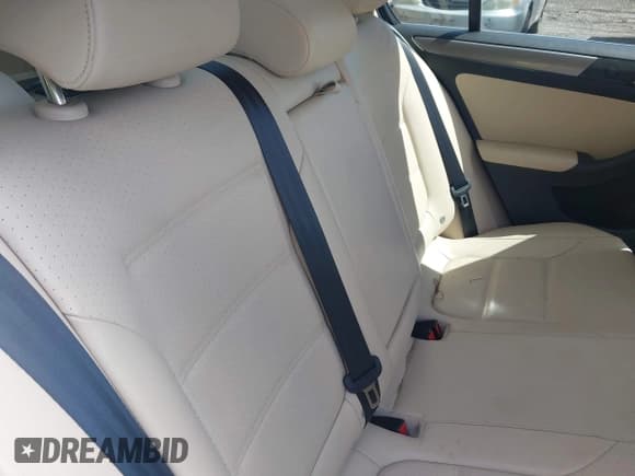 ✅ 2014 Volkswagen Jetta TDI w/Premium/Nav • VIN: 3VWLL7AJ3EM232789 • Lot: 42737539. Listed on IAAI with 60,263 mi. Free auction sales archive from the USA and detailed vehicle history report at DreamBid. Image 8.