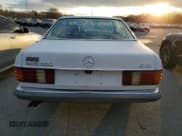 ✅ 1984 Mercedes-Benz 500 • VIN: WDB1260441A061720 • Лот: 93342945. Опубликован ранее на Copart с пробегом 117 508 миль. Бесплатный доступ к архиву аукционных продаж из США и подробный отчёт об истории автомобиля на DreamBid. Изображение 6.