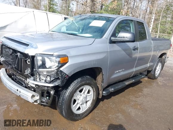 ✅ 2018 Toyota Tundra SR • VIN: 5TFUM5F12JX077450 • Lot: 41521262. Wystawiony na IAAI z przebiegiem 48 839 mil. Bezpłatny archiwum sprzedaży aukcyjnych z USA i szczegółowy raport historii pojazdu na DreamBid. Zdjęcie 18.