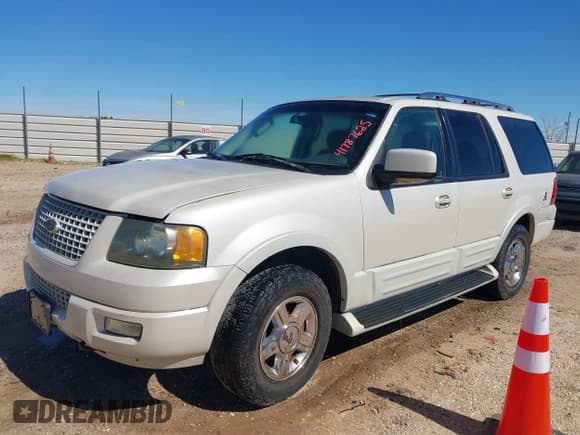 ✅ 2005 Ford Expedition Limited • VIN: 1FMFU20525LA93434 • Lot: 41787625. Listed on IAAI with 242,057 mi. Free auction sales archive from the USA and detailed vehicle history report at DreamBid. Image 2.