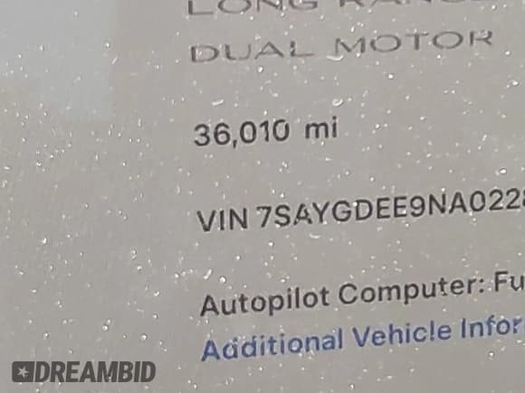 ✅ 2022 Tesla Model Y Long Range • VIN: 7SAYGDEE9NA022842 • Lot: 42003782. Wystawiony na IAAI z przebiegiem 36 010 mil. Bezpłatny archiwum sprzedaży aukcyjnych z USA i szczegółowy raport historii pojazdu na DreamBid. Zdjęcie 15.