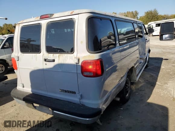 ✅ 2002 Dodge Passenger • VIN: 2B5WB35Z62K113765 • Lot: 71943144. Listed on Copart with 81,060 mi. Free auction sales archive from the USA and detailed vehicle history report at DreamBid. Image 3.