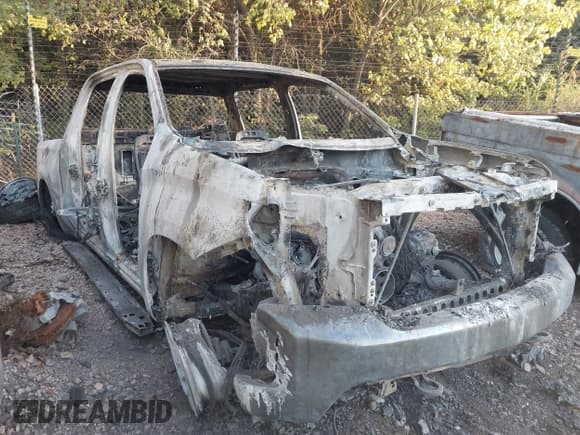 ✅ 2019 Chevrolet Silverado 1500 LT • VIN: 3GCUYDED7KG131387 • Lot: 43347668. Wystawiony na IAAI z przebiegiem Nie podano. Bezpłatny archiwum sprzedaży aukcyjnych z USA i szczegółowy raport historii pojazdu na DreamBid. Zdjęcie 1.