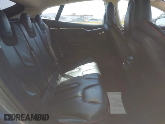 ✅ 2012 Tesla Model S Performance • VIN: 5YJSA1DPXCFP02920 • Lot: 42757374. Wystawiony na IAAI z przebiegiem 68 492 mil. Bezpłatny archiwum sprzedaży aukcyjnych z USA i szczegółowy raport historii pojazdu na DreamBid. Zdjęcie 8.