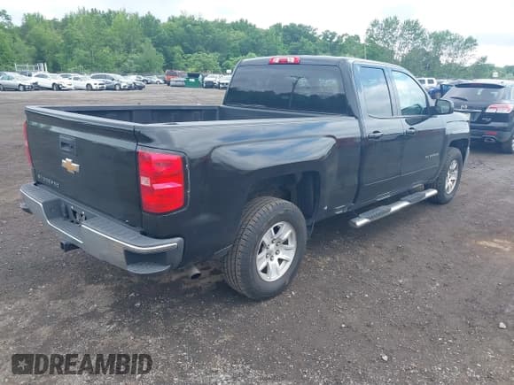 ✅ 2019 Chevrolet Silverado 1500 LT • VIN: 2GCRCPEC7K1143450 • Lot: 42453560. Wystawiony na IAAI z przebiegiem 135 756 mil. Bezpłatny archiwum sprzedaży aukcyjnych z USA i szczegółowy raport historii pojazdu na DreamBid. Zdjęcie 4.