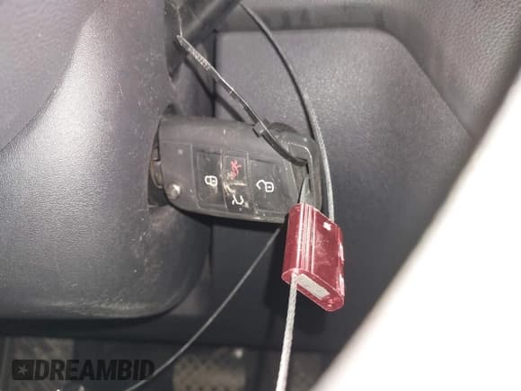 ✅ 2018 Volkswagen Tiguan S • VIN: 3VV0B7AX5JM104191 • Lot: 42492503. Listed on IAAI with 96,339 mi. Free auction sales archive from the USA and detailed vehicle history report at DreamBid. Image 11.