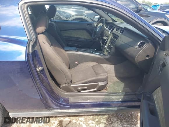 ✅ 2011 Ford Mustang V6 • VIN: 1ZVBP8AM7B5151781 • Lot: 42338259. Listed on IAAI with 179,558 mi. Free auction sales archive from the USA and detailed vehicle history report at DreamBid. Image 5.