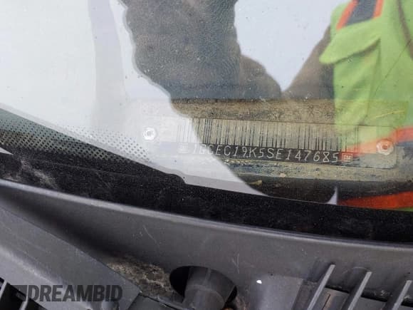 ✅ 1995 Chevrolet Silverado 1500 • VIN: 1GCEC19K5SE147685 • Lot: 41379632. Wystawiony na IAAI z przebiegiem 353 152 mil. Bezpłatny archiwum sprzedaży aukcyjnych z USA i szczegółowy raport historii pojazdu na DreamBid. Zdjęcie 9.