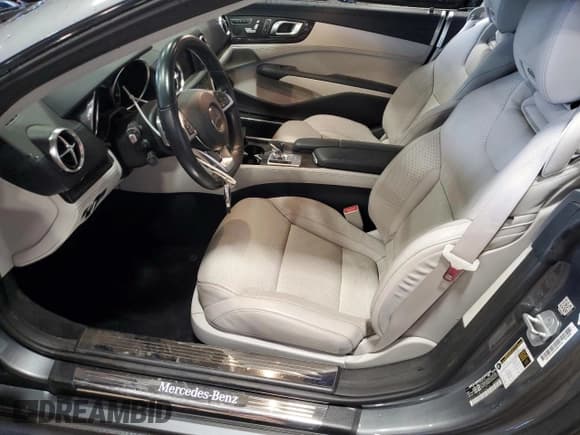 ✅ 2017 Mercedes-Benz SL 550 • VIN: WDDJK7DAXHF046704 • Лот: 85176195. Опубликован ранее на Copart с пробегом 54 669 миль. Бесплатный доступ к архиву аукционных продаж из США и подробный отчёт об истории автомобиля на DreamBid. Изображение 7.