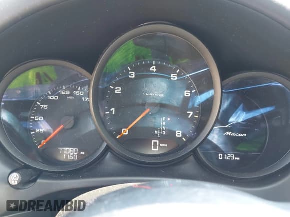 ✅ 2017 Porsche Macan • VIN: WP1AA2A52HLB81084 • Lot: 42994350. Wystawiony na IAAI z przebiegiem 77 080 mil. Bezpłatny archiwum sprzedaży aukcyjnych z USA i szczegółowy raport historii pojazdu na DreamBid. Zdjęcie 7.