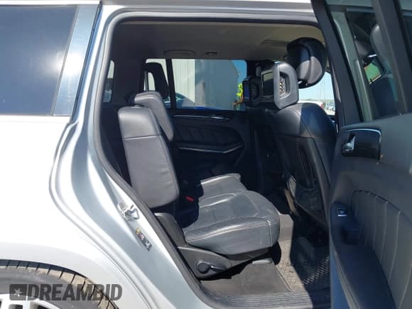 ✅ 2015 Mercedes-Benz GL 550 • VIN: 4JGDF7DE5FA518831 • Лот: 42640330. Опубликован ранее на IAAI с пробегом 105 742 миль. Бесплатный доступ к архиву аукционных продаж из США и подробный отчёт об истории автомобиля на DreamBid. Изображение 8.