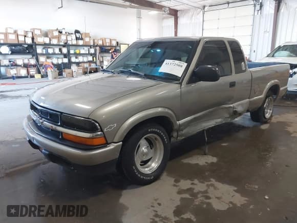 ✅ 2003 Chevrolet S-10 LS • VIN: 1GCCS19X538117656 • Лот: 41372508. Опубликован ранее на IAAI с пробегом 250 427 миль. Бесплатный доступ к архиву аукционных продаж из США и подробный отчёт об истории автомобиля на DreamBid. Изображение 2.